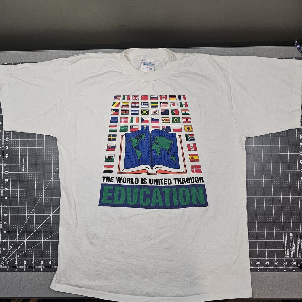 Vintage Education Tshirt XL 90s Singlestitch United Worlds Flag Streetwear